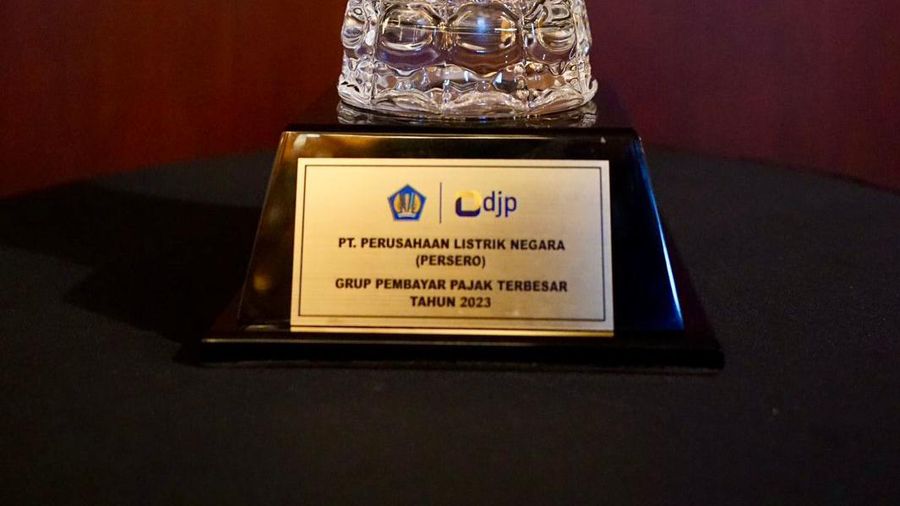 Penghargaan dari DJP ini merupakan buah dari tata kelola keuangan dan aset yang dilakukan PLN sepanjang empat tahun terakhir, sehingga pada tahun 2023 lalu, perusahaan berhasil memberikan kontribusi pajak yang signifikan kepada negara sebesar Rp52,39 triliun.(Dok. PT PLN Persero)