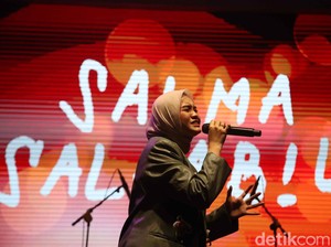 Salma Salsabil Raih Artis Solo Wanita Pop Terbaik di AMI Awards 2024