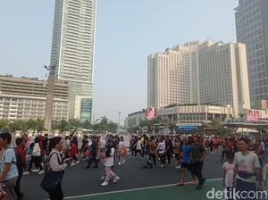 Warga Padati CFD Bundaran HI Minggu Pagi, Begini Suasananya