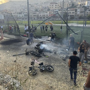 Roket Hizbullah Hantam Lapangan Bola di Golan, 12 Orang Tewas