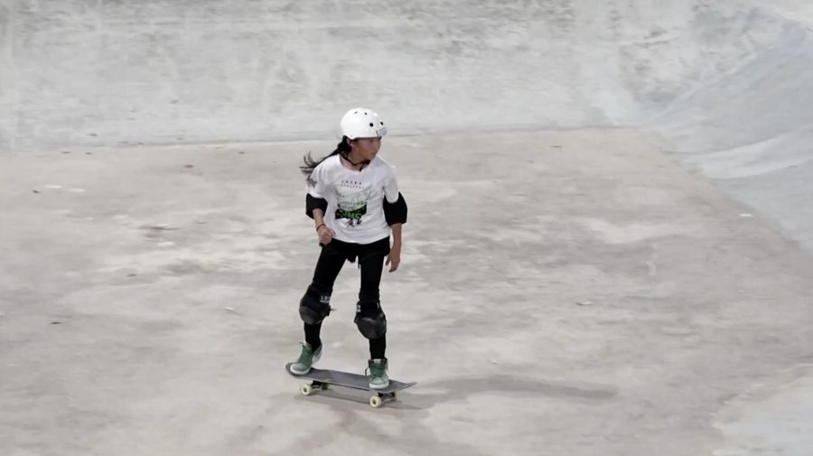 Atlet Skateboard dari China  Zheng Haohao. (Tangkapan Layar Video Reuters/CCTV)