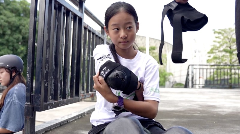 Atlet Skateboard dari China  Zheng Haohao. (Tangkapan Layar Video Reuters/CCTV)