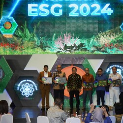 Komitmen dalam Pembangunan Berkelanjutan, ADHI Sabet 2 Penghargaan ESG
