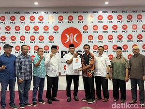 Efendi Kusnandar Kunci Tiket Pilbup Bima Seusai Terima Rekomendasi PKS