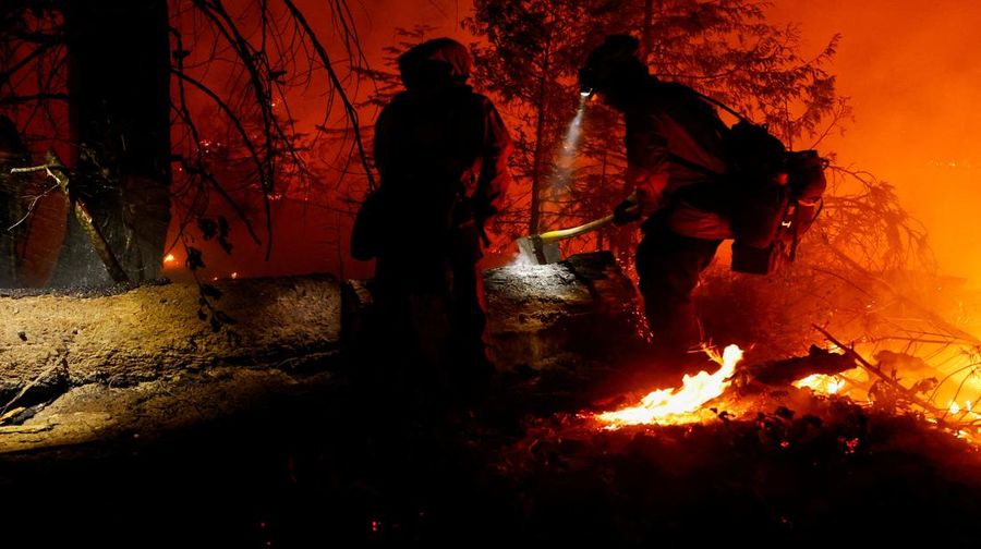 Kebakaran hutan di Jonesville, California, Amerika Serikat (AS), Minggu (28/7/2024). (REUTERS/Fred Greaves)