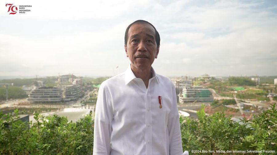 Keterangan Pers Presiden Jokowi Saat Ajak Media Tinjau Kawasan Istana, IKN, (29/7/2024). (Tangkapan Layar Youtube Sekretariat Presiden)