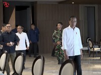 Intip Hari Pertama Jokowi Berkantor di Istana Garuda