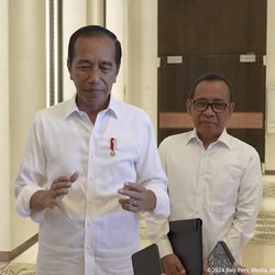 Jokowi Blusukan di IKN: Air Melimpah, Listrik Oke, Internet Bagus