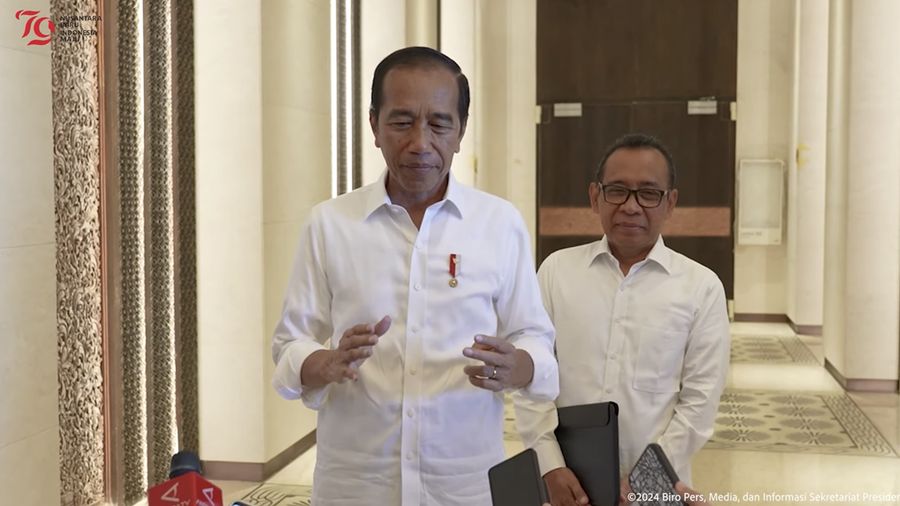 Keterangan Pers Presiden Jokowi Saat Ajak Media Tinjau Kawasan Istana, IKN, (29/7/2024). (Tangkapan Layar Youtube Sekretariat Presiden)