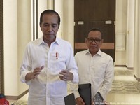 Jokowi Blusukan di IKN: Air Melimpah, Listrik Oke, Internet Bagus