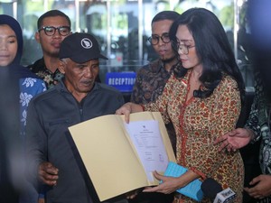 Keluarga Dini Mencari Keadilan Usai Ronald Tannur Dibebaskan
