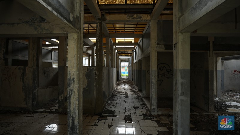 Foto udara suasana Perum Karawang Baru, di Desa Karanganyar, Kecamatan Klari, Karawang, Jawa Barat, Senin (29/7/2024). (CNBC Indonesia/Tri Susilo)