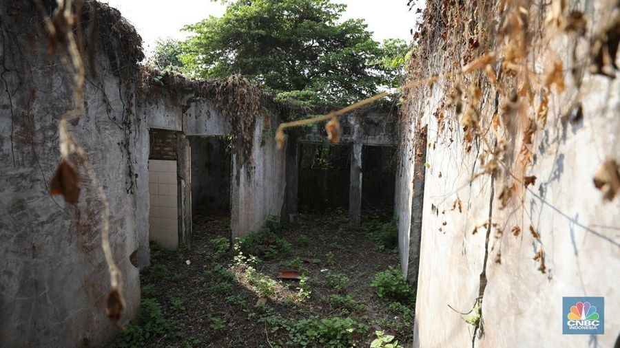 Foto udara suasana Perum Karawang Baru, di Desa Karanganyar, Kecamatan Klari, Karawang, Jawa Barat, Senin (29/7/2024). (CNBC Indonesia/Tri Susilo)