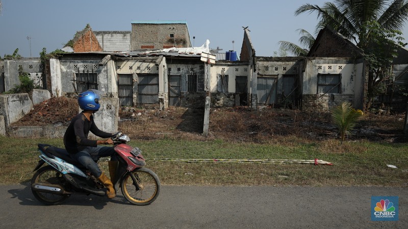 Foto udara suasana Perum Karawang Baru, di Desa Karanganyar, Kecamatan Klari, Karawang, Jawa Barat, Senin (29/7/2024). (CNBC Indonesia/Tri Susilo)