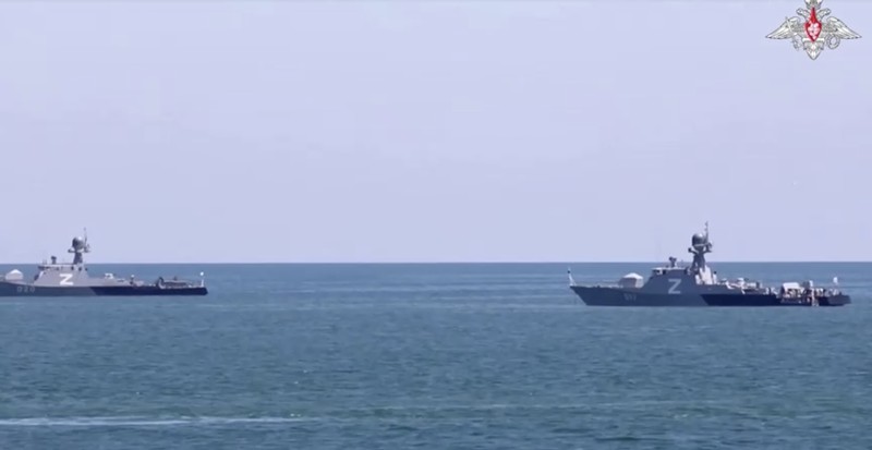 Angkatan Laut Rusia menggelar latihan dengan melibatkan armadanya. (Russian Defence Ministry/Handout via REUTERS) Angkatan Laut Rusia menggelar latihan dengan melibatkan armadanya. (Russian Defence Ministry/Handout via REUTERS)