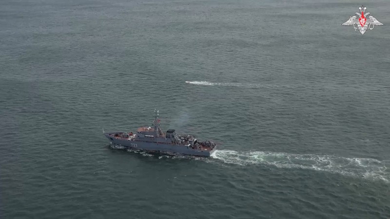 Angkatan Laut Rusia menggelar latihan dengan melibatkan armadanya. (Russian Defence Ministry/Handout via REUTERS)