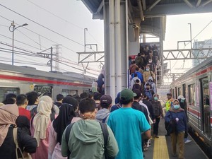 Warga Harap Perawatan Eskalator Tanah Abang Cepat Selesai: Capek Rebutan