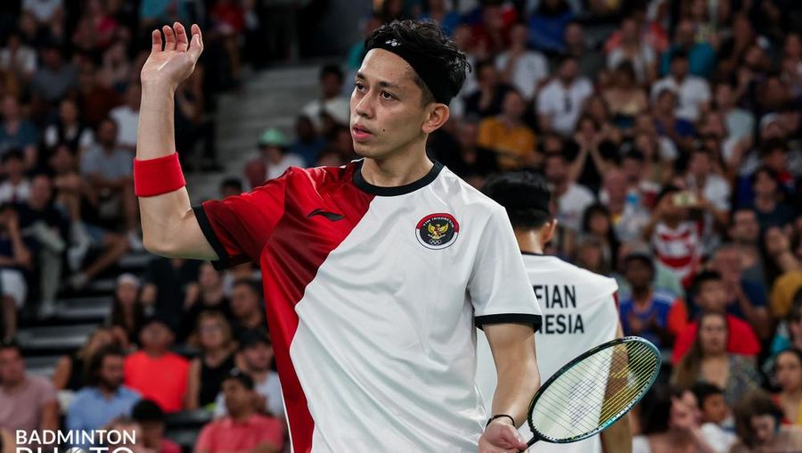 Fajar Alfian/Muhammad Rian Ardianto mengamankan tiket ke perempatfinal Olimpiade Paris 2024. Meski sempat terganggu oleh faktor teknis, Fajar/Rian tetap tenang dan fokus! Sebelum berlaga melawan wakil Prancis, Lucas Corvee/Ronan Labar pada Senin (29/7/2024). (Dok. PBSI)