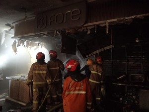 Kedai Kopi di Mal Bogor Terbakar, Sekuriti Alami Sesak Napas Dibawa ke RS