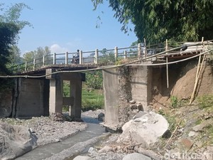 Jembatan Desa Mlayang Brebes Nyaris Putus, 5 Pedukuhan Terancam Terisolir