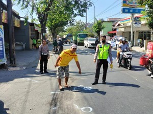 Tragedi Maut di Gresik Saat Ibu dan Anak Tewas Terlindas Truk