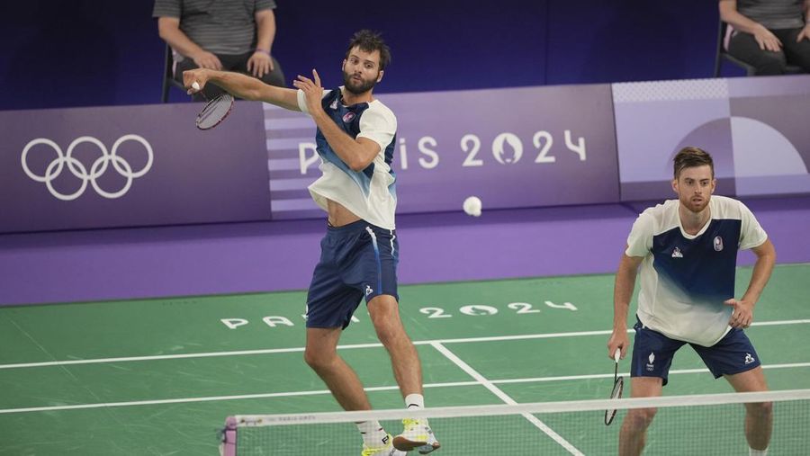 Fajar Alfian/Muhammad Rian Ardianto mengamankan tiket ke perempatfinal Olimpiade Paris 2024. Meski sempat terganggu oleh faktor teknis, Fajar/Rian tetap tenang dan fokus! Sebelum berlaga melawan wakil Prancis, Lucas Corvee/Ronan Labar pada Senin (29/7/2024). (Dok. PBSI)