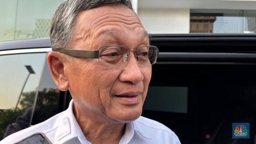 Menteri ESDM Arifin Tasrif di Kantor Kementerian ESDM. (CNBC Indonesia/Firda Dwi Muliawati)
