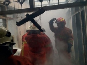 Rumah Kos di Surabaya Terbakar gegara Penghuni Lupa Matikan Hair Dryer