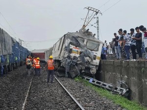 Kereta Penumpang Anjlok di India, 2 Orang Tewas-20 Luka