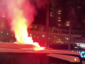 Viral Flare Menyala di Atap Bus Saat Suporter Rayakan Juara AFF U-19