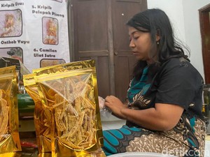 Kreatif, Ibu Rumah Tangga di Malang Ubah Bonggol Pisang Jadi Camilan