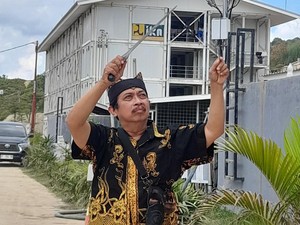 Cerita Raden Ilham Taklukkan Hujan di IKN Berbekal 5 Keris-1.000 Dupa