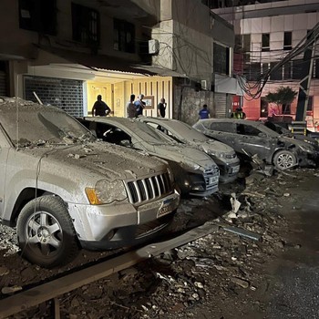 Penampakan Beirut Porak-poranda Dibom Israel, Bangunan-Mobil Hancur