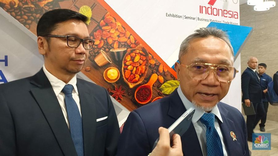 Menteri Perdagangan Zulkifli Hasan saat ditemui wartawan usai peluncuran Indonesia-GCC Free Trade Agreement (I-GCC FTA) di Auditorium Kemendag, Jakarta Pusat, Rabu (31/7/2024). (CNBC Indonesia/Martyasari Rizky)