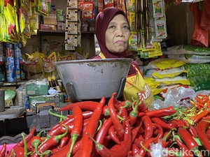 Pedasnya Harga Cabai Rawit Picu Jatim Inflasi 0,76% Desember 2025