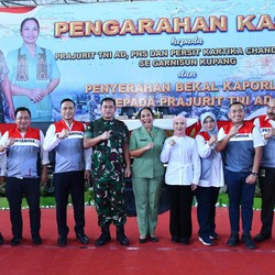 Pertamina - TNI AD Salurkan Bantuan ke Warga Kupang