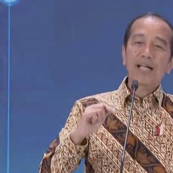 Getol Bangun Infrastruktur, Jokowi Pamerkan Daya Saing RI Naik