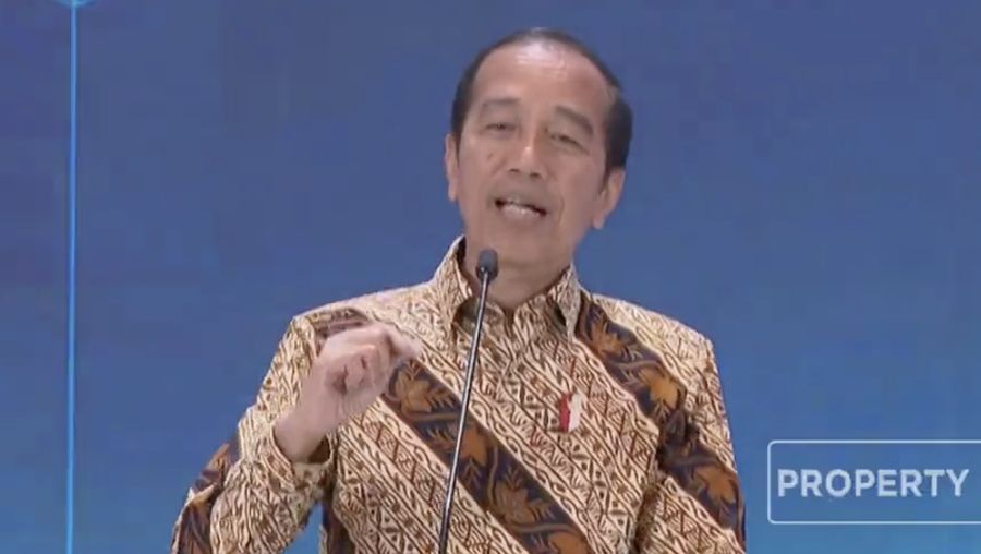 Presiden Joko Widodo dalam acara Gabungan Pelaksana Konstruksi Nasional Indonesia (GAPENSI) dengan tema “Refleksi dan Catatan 10 Tahun Pemerintahan Jokowi di Bidang Konstruksi, Infrastruktur, dan Investasi