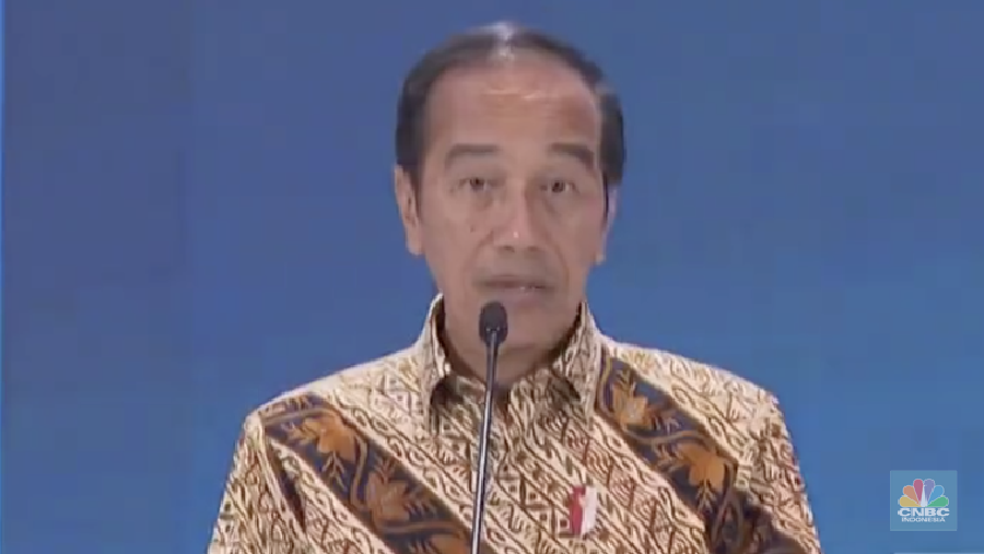 Presiden Joko Widodo dalam acara Gabungan Pelaksana Konstruksi Nasional Indonesia (GAPENSI) dengan tema “Refleksi dan Catatan 10 Tahun Pemerintahan Jokowi di Bidang Konstruksi, Infrastruktur, dan Investasi
