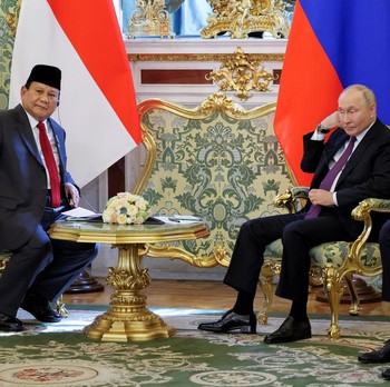 Langka, Detik- Detik Prabowo '4 Mata' dengan Putin di Rusia