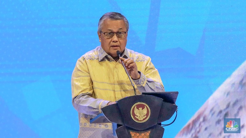 Presiden RI Joko Widodo dalam acara Festival Ekonomi Keuangan Digital dan Karya Kreatif Indonesia di Hall B, JCC, Jakarta, Kamis, (1/8/2024). (CNBC Indonesia/Muhammad Sabki)
