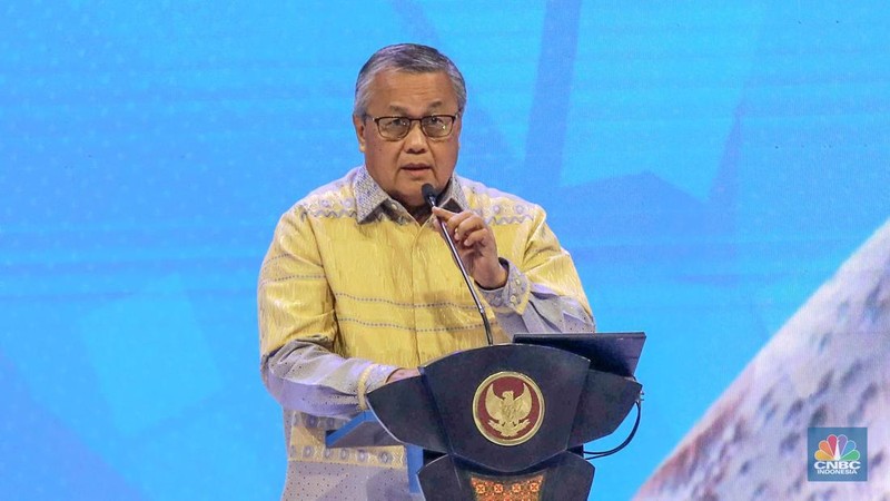 Presiden RI Joko Widodo dalam acara Festival Ekonomi Keuangan Digital dan Karya Kreatif Indonesia di Hall B, JCC, Jakarta, Kamis, (1/8/2024). (CNBC Indonesia/Muhammad Sabki)