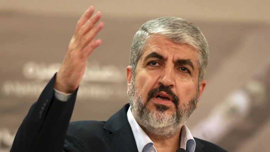 Khaled Mashaal, saat itu, pemimpin kelompok militan Hamas, yang telah memerintah Gaza sejak pengambilalihan tahun 2007, berbicara dalam pidato yang diadakan di Doha, Qatar, pada 28 Agustus 2014. (AP Photo/Osama Faisal/File Foto)