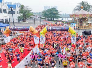 Ratusan Pelari Profesional Tampil di Meikarta Run 2024