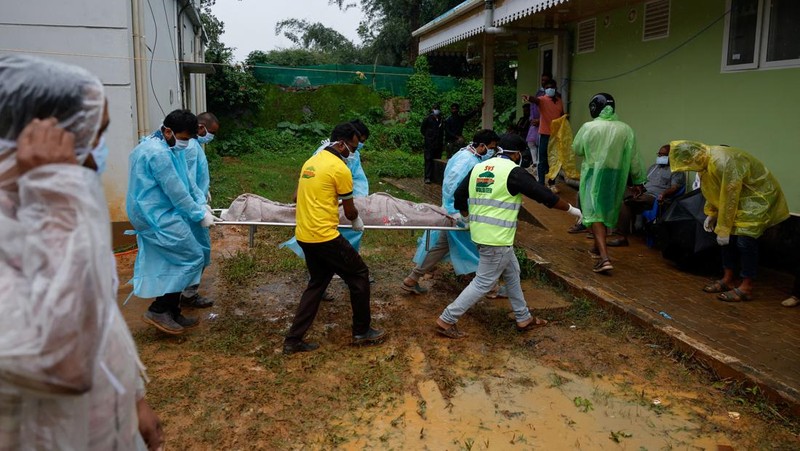 Foto udara rumah-rumah yang rusak di lokasi longsor setelah beberapa kali tanah longsor di perbukitan di distrik Wayanad, di negara bagian selatan Kerala, India, Kamis (1/8/2024). (REUTERS/Francis Mascarenhas)