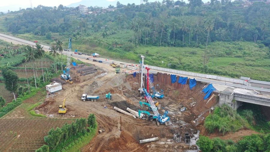 Penanganan permanen pasca longsor di Jalan Tol Ciawi-Sukabumi (Bocimi) Seksi 2 KM 64+600 yang terjadi pada 3 April lalu ini dapat rampung sebelum akhir tahun 2024. (Dok. BPJT)