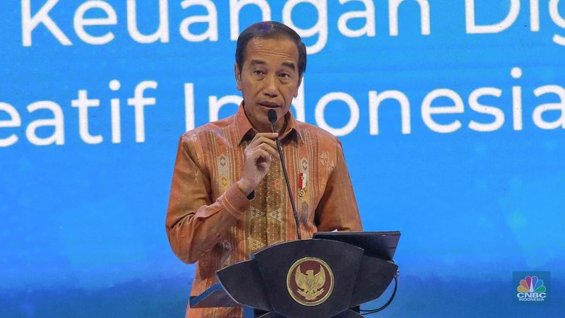 Presiden RI Joko Widodo dalam acara Festival Ekonomi Keuangan Digital dan Karya Kreatif Indonesia di Hall B, JCC, Jakarta, Kamis, (1/8/2024). (CNBC Indonesia/Muhammad Sabki)