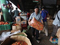 Hidup Warga RI Makin Sulit: Beli Bahan Pokok Terpaksa Makan Tabungan