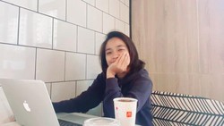 Kisah Sely Geluti Jastip, dari Hobi Nonton Konser hingga Jadi Cuan