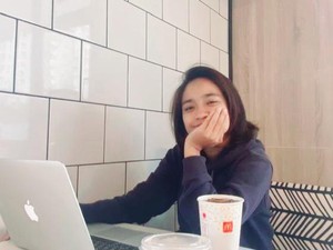 Kisah Sely Geluti Jastip, dari Hobi Nonton Konser hingga Jadi Cuan